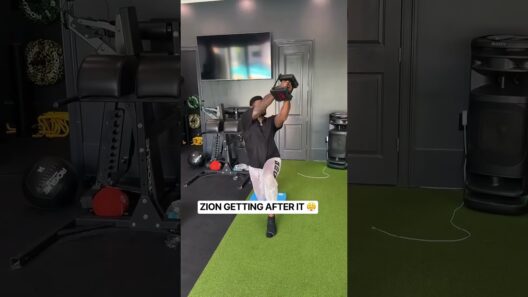 Zion putting in some offseason work 💪 (via: krischrisp/IG)