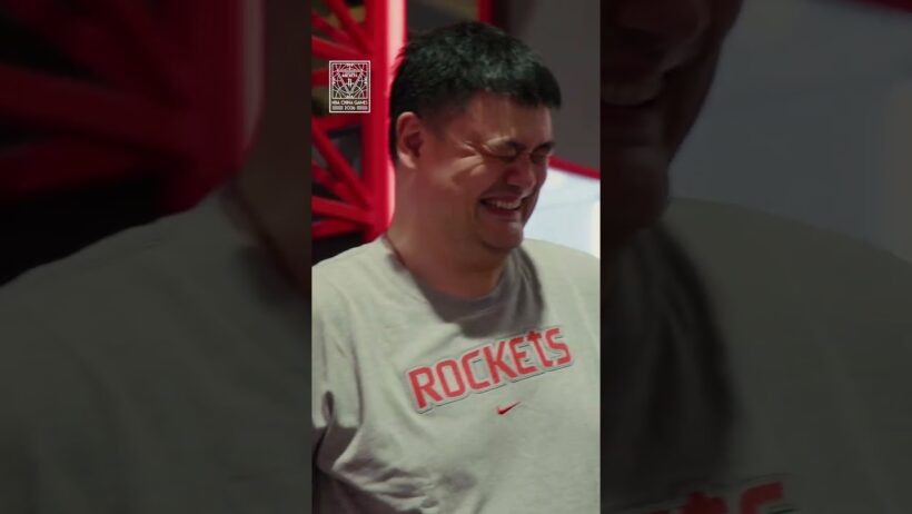 “I’m still growing” -Yao 😂  #rockets